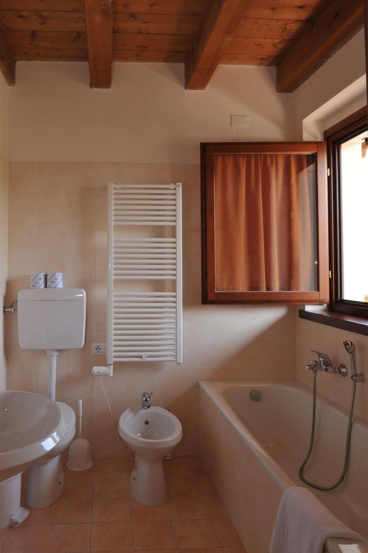 Experia Hotel 2*
